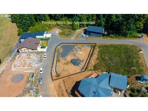 856 Masters Court Reedsport OR 97467