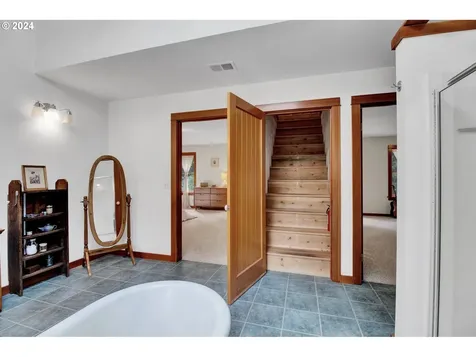 23296 Bird Haven Lane Cheshire OR 97419