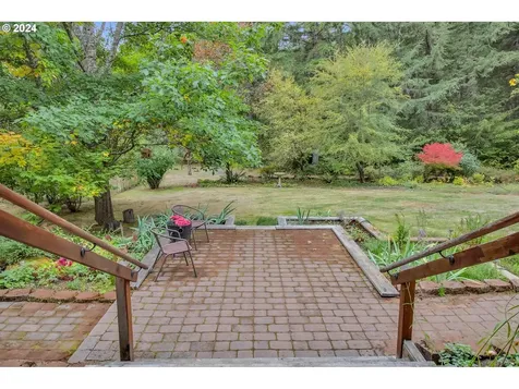 23296 Bird Haven Lane Cheshire OR 97419