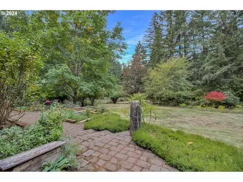23296 Bird Haven Lane Cheshire OR 97419