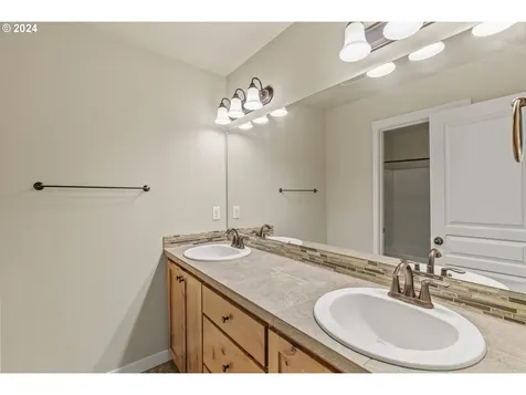 117 N 43rd Place Ridgefield WA 98642