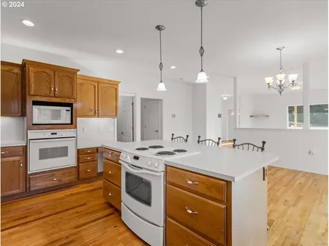 12405 SW Poppy Drive Gaston OR 97119