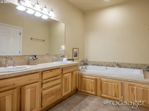 9407 NW 22nd Court Vancouver WA 98665