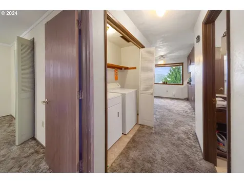 613 Crestview Drive Reedsport OR 97467