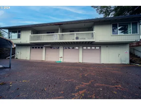 613 Crestview Drive Reedsport OR 97467