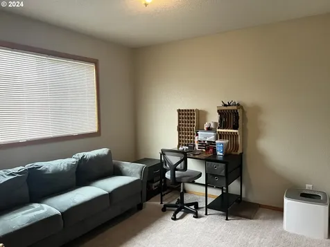 952 W Ridgeway Avenue Hermiston OR 97838