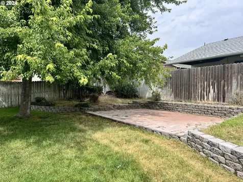 952 W Ridgeway Avenue Hermiston OR 97838