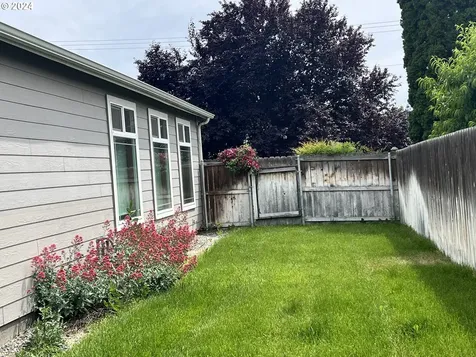 952 W Ridgeway Avenue Hermiston OR 97838