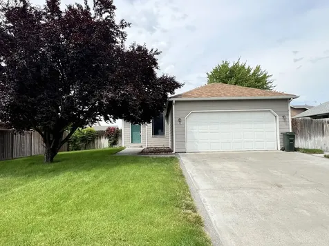 952 W Ridgeway Avenue Hermiston OR 97838