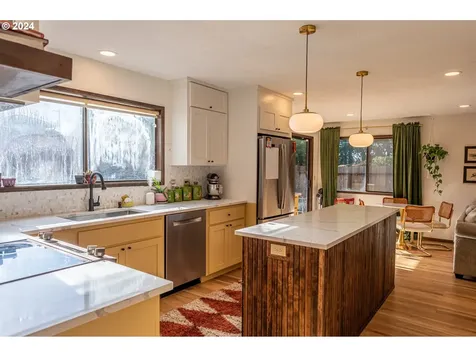 2395 Wall Street North Bend OR 97459