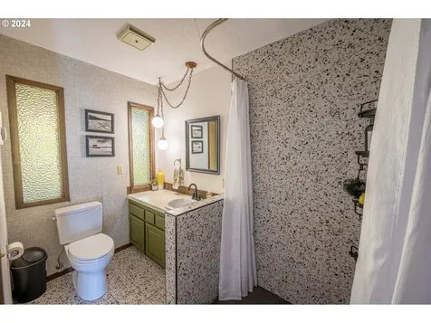 2395 Wall Street North Bend OR 97459