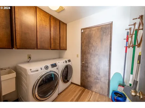 2395 Wall Street North Bend OR 97459