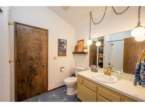 2395 Wall Street North Bend OR 97459