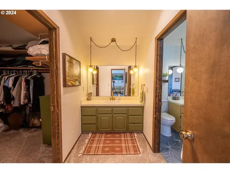2395 Wall Street North Bend OR 97459