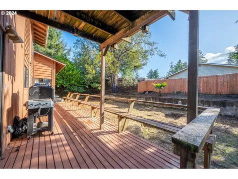 2395 Wall Street North Bend OR 97459
