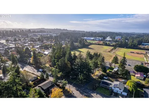 2395 Wall Street North Bend OR 97459