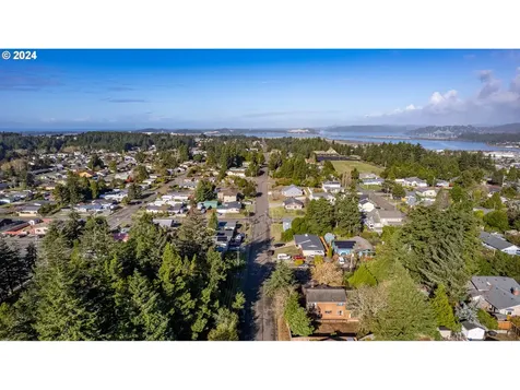 2395 Wall Street North Bend OR 97459