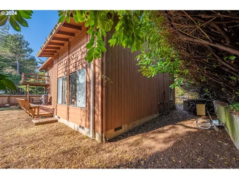 2395 Wall Street North Bend OR 97459