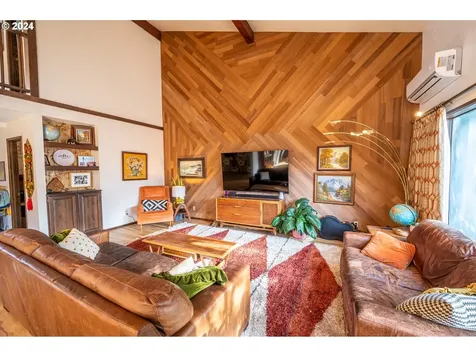2395 Wall Street North Bend OR 97459