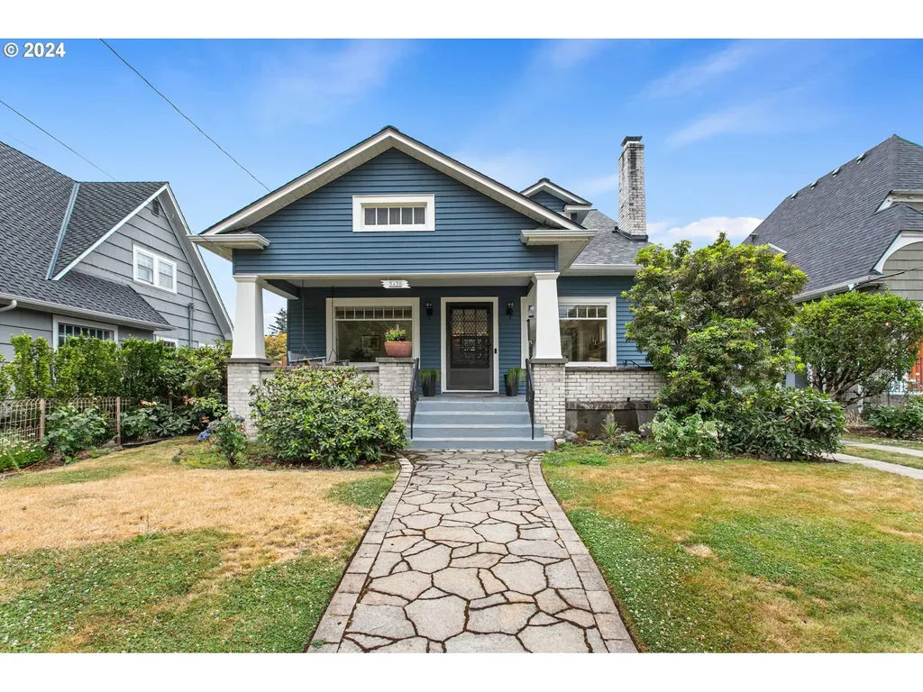 3430 Ne Couch Street Portland OR 97232