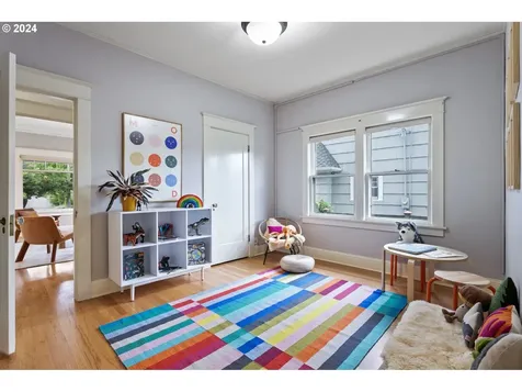 3430 Ne Couch Street Portland OR 97232