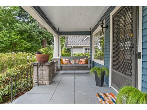 3430 Ne Couch Street Portland OR 97232