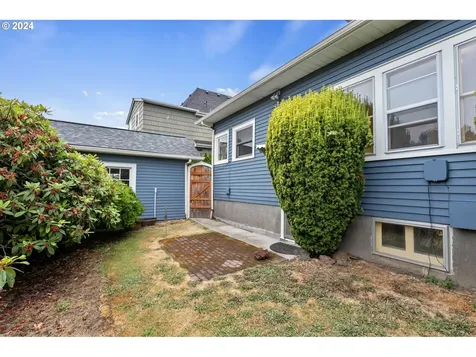3430 Ne Couch Street Portland OR 97232