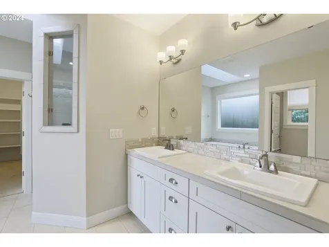 12515 NE 50th Avenue Vancouver WA 98686