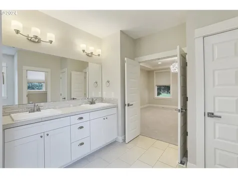 12515 NE 50th Avenue Vancouver WA 98686