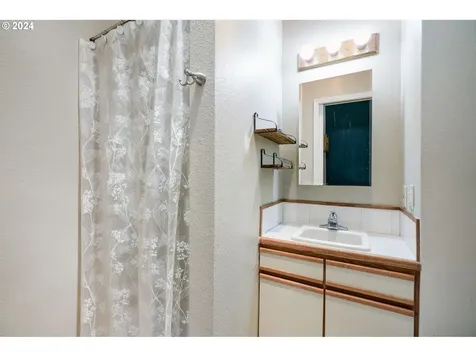 4010 Ne 143rd Avenue Vancouver WA 98682