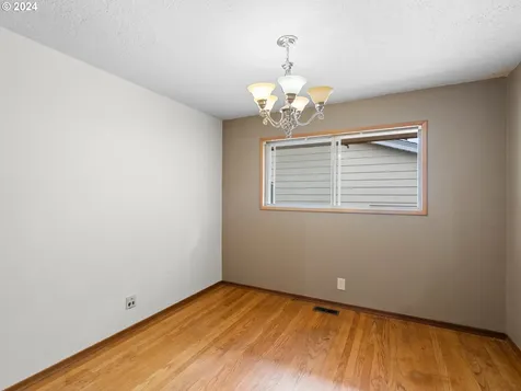 7131 Sw 12th Avenue Portland OR 97219