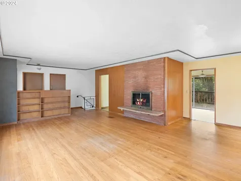 7131 Sw 12th Avenue Portland OR 97219