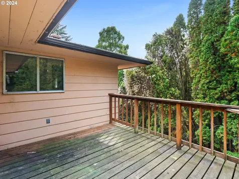 7131 Sw 12th Avenue Portland OR 97219