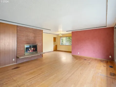 7131 Sw 12th Avenue Portland OR 97219