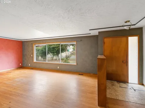 7131 Sw 12th Avenue Portland OR 97219