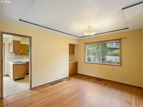 7131 Sw 12th Avenue Portland OR 97219