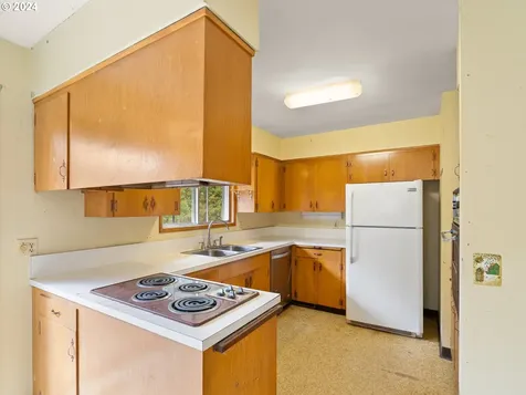 7131 Sw 12th Avenue Portland OR 97219