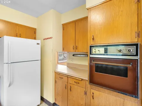 7131 Sw 12th Avenue Portland OR 97219
