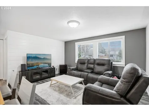 1922 W 27th Street Vancouver WA 98660