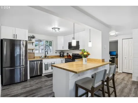 1922 W 27th Street Vancouver WA 98660
