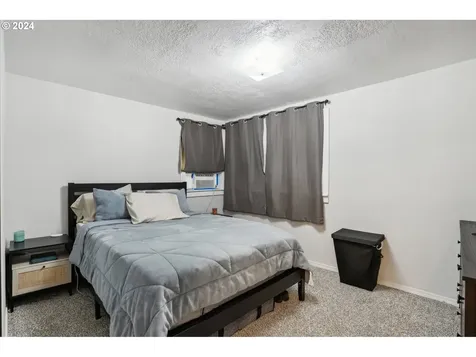 1922 W 27th Street Vancouver WA 98660