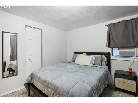 1922 W 27th Street Vancouver WA 98660