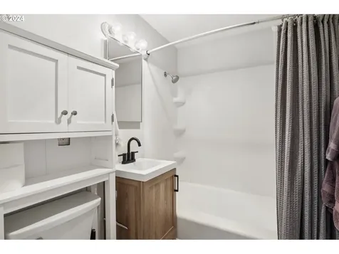 1922 W 27th Street Vancouver WA 98660