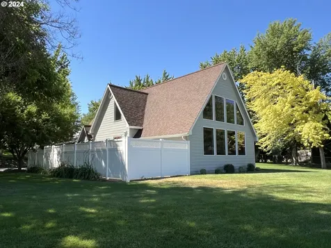 1360 E Highland Avenue Hermiston OR 97838