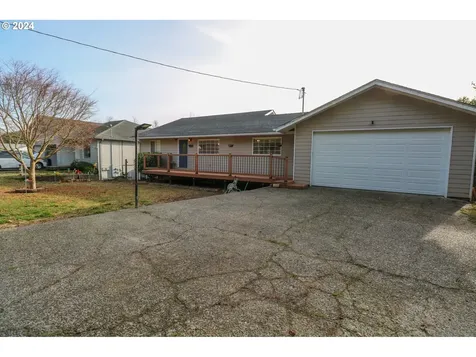 3580 Lindberg Avenue Coos Bay OR 97420