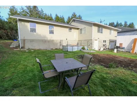3580 Lindberg Avenue Coos Bay OR 97420