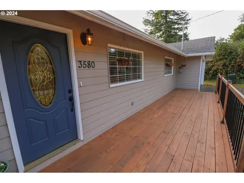 3580 Lindberg Avenue Coos Bay OR 97420