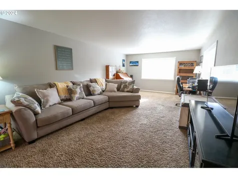 3580 Lindberg Avenue Coos Bay OR 97420