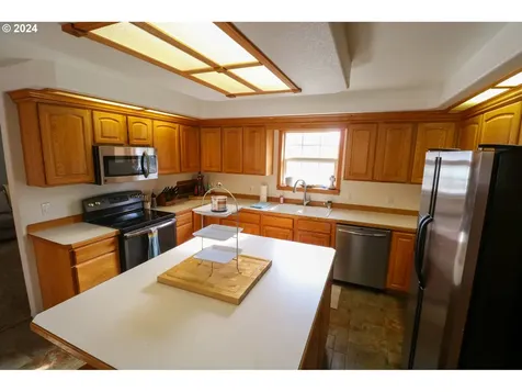3580 Lindberg Avenue Coos Bay OR 97420
