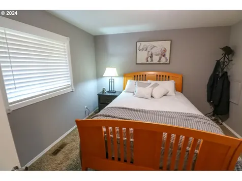 3580 Lindberg Avenue Coos Bay OR 97420